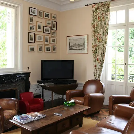 Chateau D'argouges Pensión Mosles